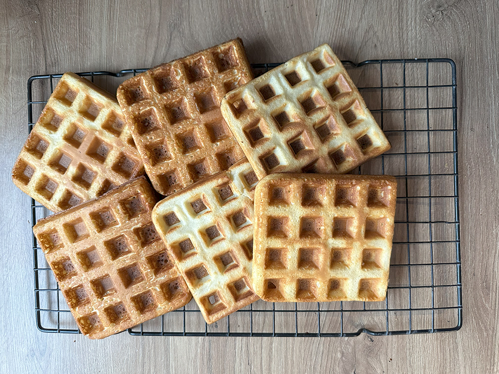 Gofry z mąki ryżowej – podanie z owocami
