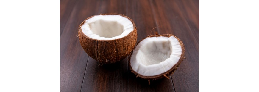 Olej kokosowy na skórę – jakie ma działanie?